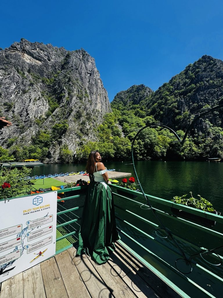 Black women in matka